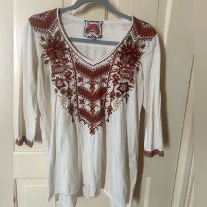 Johnny Was Sundance embroidered white 3/4 sleeve top floral design shirt. XS S